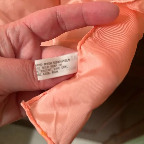VTG Beautiful Acetate Peach oblong scarf. Made in Japan. - Picture 5 of 5